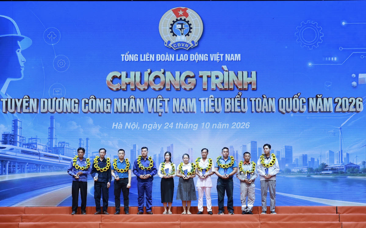 10 công nhân Việt Nam tiêu biểu toàn quốc năm 2026 được vinh danh tại chương trình. Ảnh: Hải Nguyễn