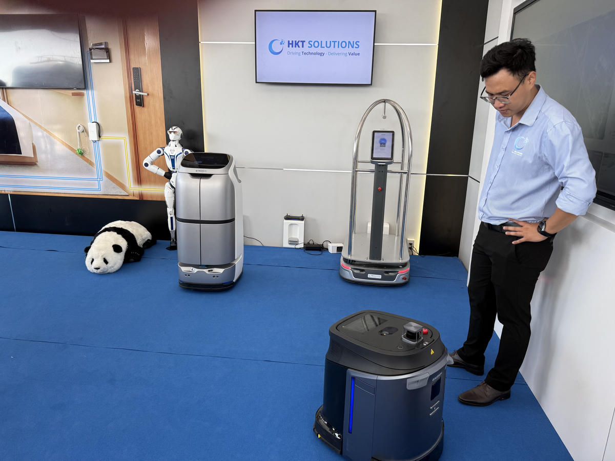 Mô hình Robot tại ngày hội ảnh Thùy Trang