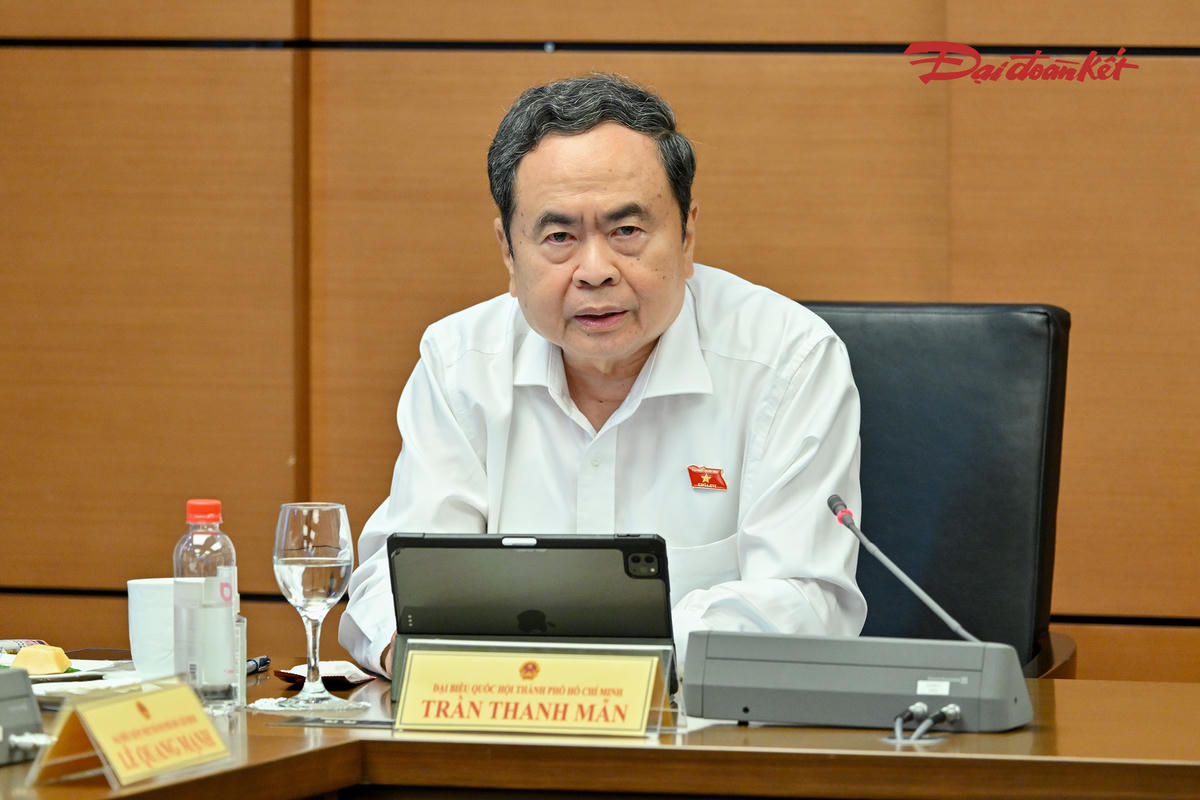 Chủ tịch Quốc hội: Phát triển kinh tế gắn liền với bảo vệ môi trường, chất lượng sống của người dân