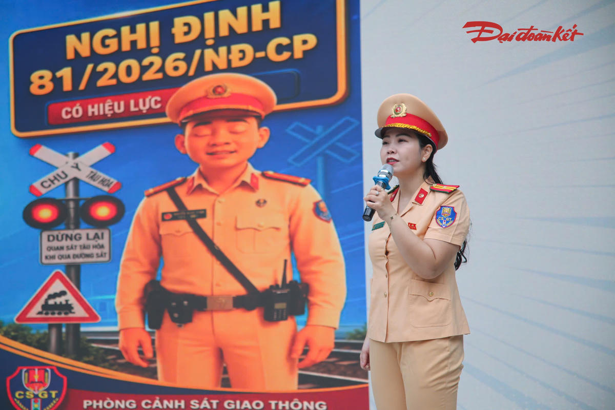 Bên cạnh trách nhiệm của người điều khiển phương tiện, vai trò của gia đình trong quản lý, giáo dục con em cũng được nhấn mạnh. Phụ huynh cần chủ động nhắc nhở con chấp hành quy định giao thông, không giao xe cho người chưa đủ điều kiện điều khiển, góp phần phòng ngừa vi phạm ngay từ trong gia đình.