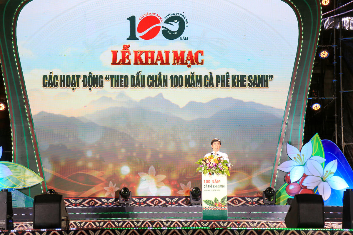 Ông Bùi Hoàng Phương, Chủ tịch UBND tỉnh Quảng Trị phát biểu khai mạc chương trình. Ảnh: Đỗ Văn.