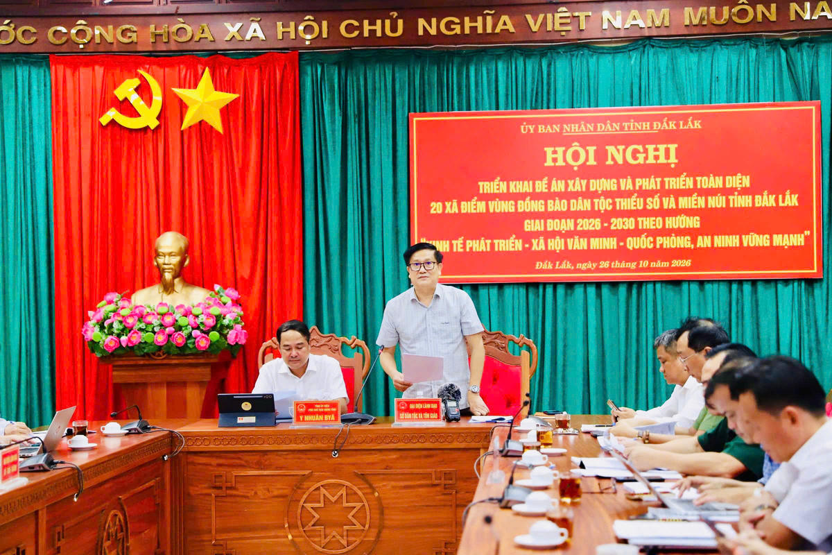 Ông Lê Ngọc Vinh, Phó Giám đốc Sở Dân tộc và Tôn giáo tỉnh phát biểu tại hội nghị. Ảnh:KB.