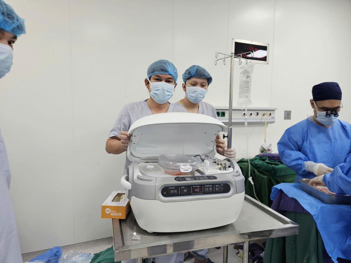 Máy bảo quản tạng LifePort. Ảnh: B.T.