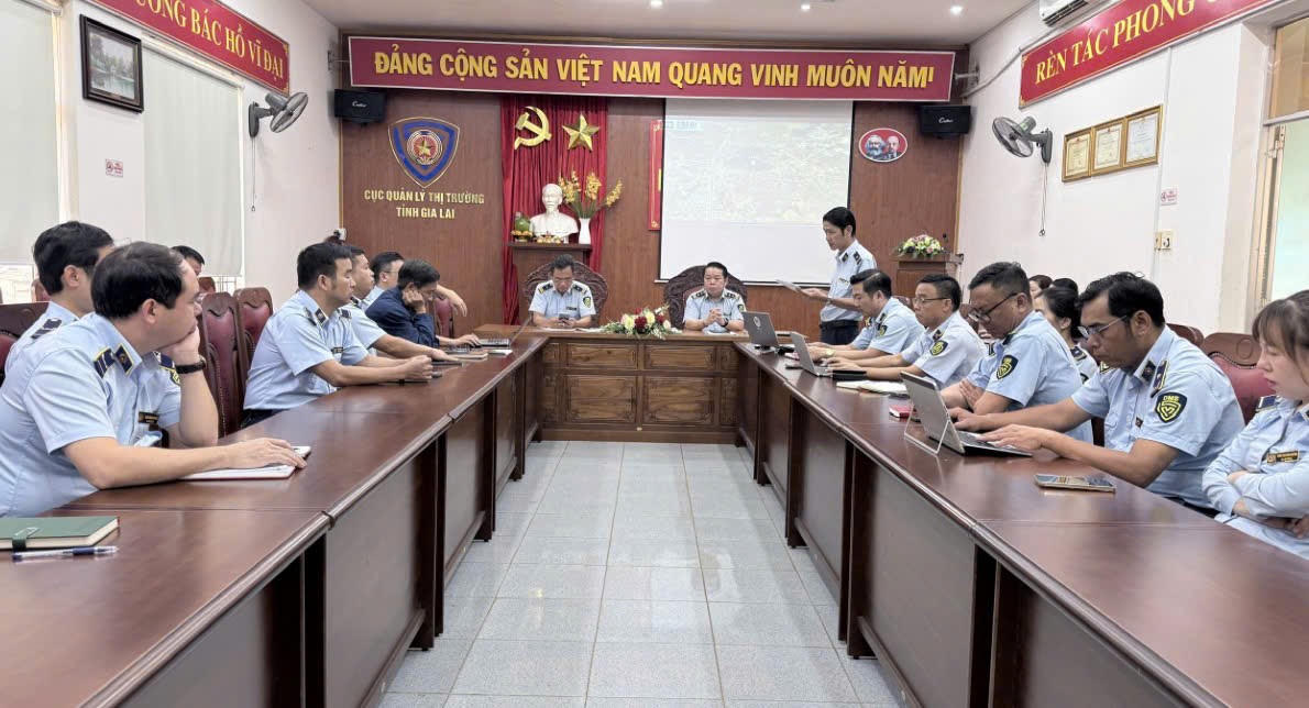 Quang cảnh buổi làm việc. Ảnh: ĐS.