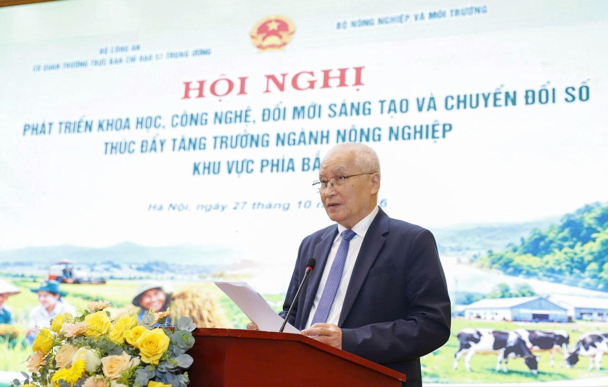 Ông Ngô Minh Hải, Chủ tịch Hội đồng quản trị Tập đoàn TH trình bày bài tham luận tại Hội nghị “Phát triển khoa học, công nghệ, đổi mới sáng tạo và chuyển đổi số thúc đẩy tăng trưởng ngành nông nghiệp - khu vực phía Bắc”.