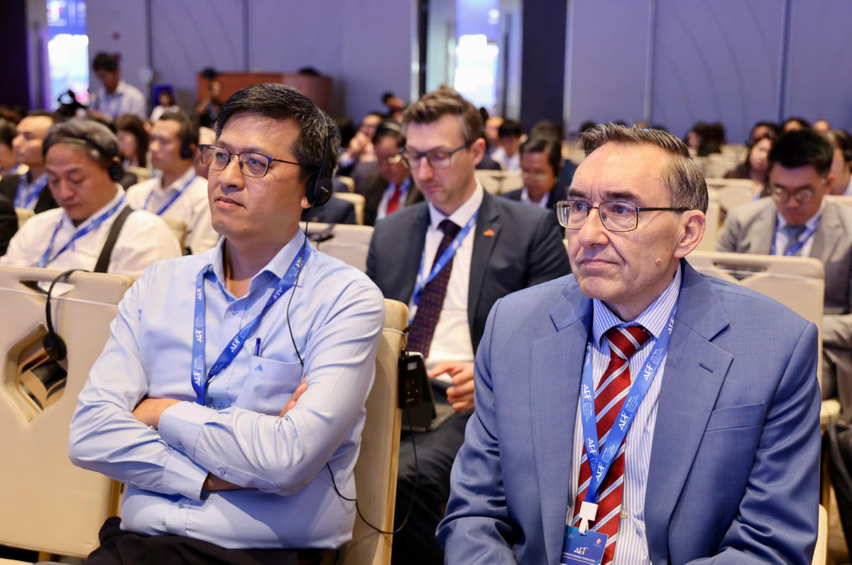 Phiên thảo luận “Định vị lại Việt Nam và ASEAN trong chuỗi giá trị toàn cầu” thu hút nhiều đại biểu tham dự. Ảnh: N.T