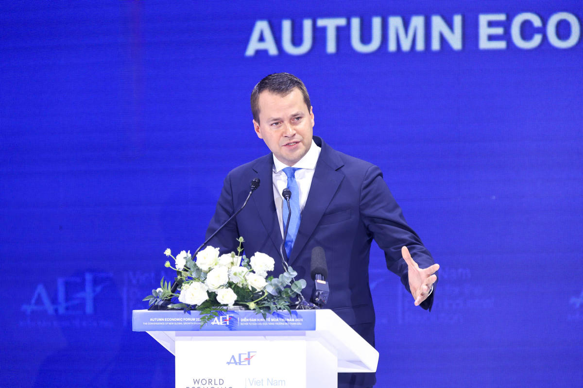 Ông Stephan Mergenthaler, Giám đốc điều hành Diễn đàn Kinh tế Thế giới phát biểu tại Diễn đàn. Ảnh: N.T