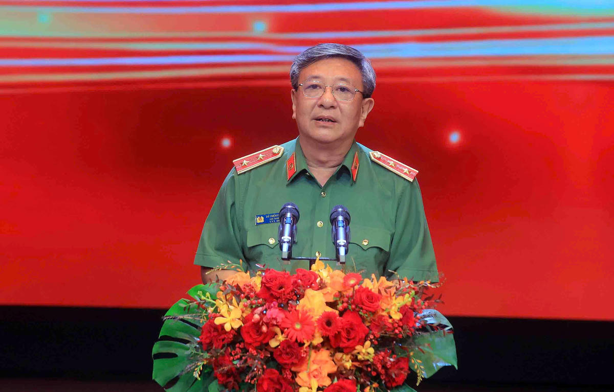 Trung tướng Đỗ Triệu Phong Cục trưởng Cục Truyền thông Công an nhân dân, Trưởng Ban tổ chức phát biểu tại buổi bế mạc và trao giải. Ảnh Phạm Kiên.