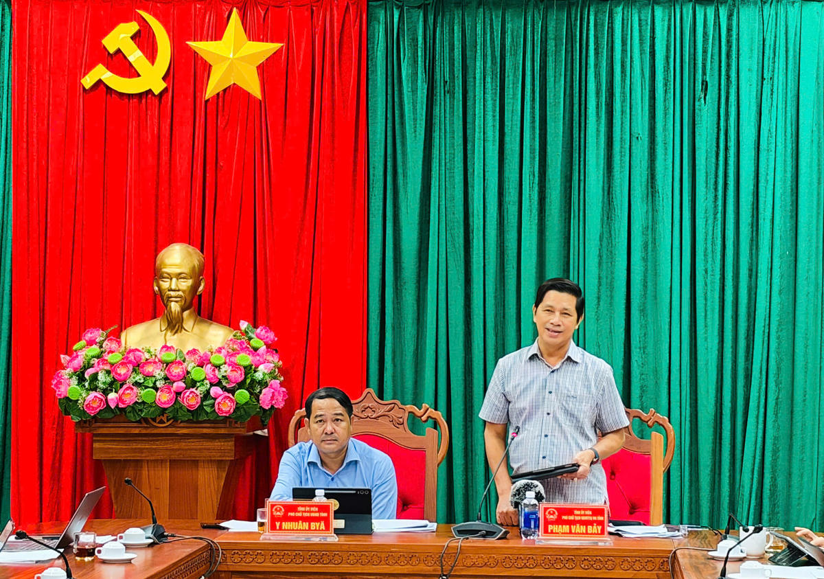 Ông Phạm Văn Bảy, Phó Chủ tịch Ủy ban MTTQ Việt Nam tỉnh phát biểu. Ảnh: Thanh Nga.