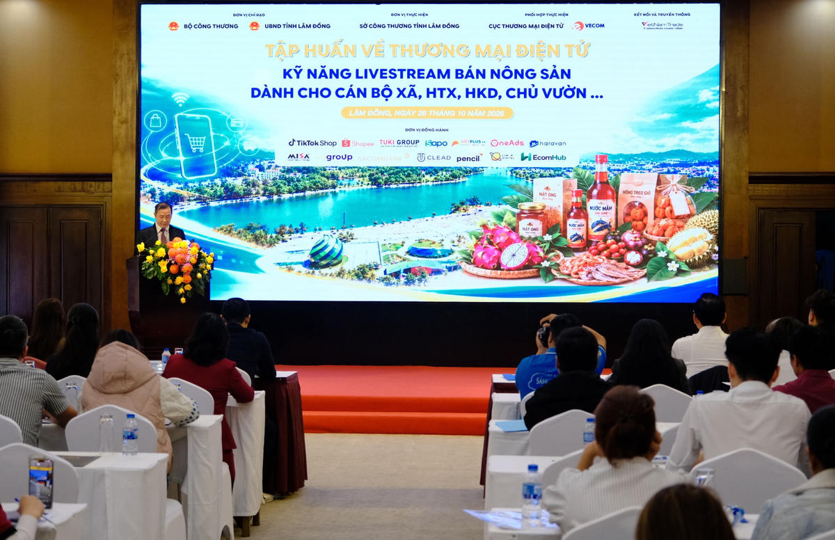 Quang cảnh lớp tập huấn kỹ năng livestream bán nông sản. Ảnh H.S