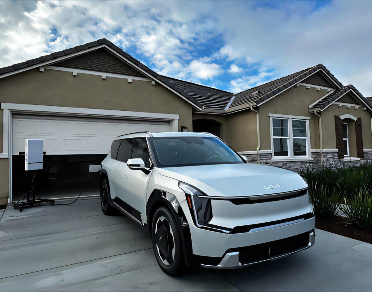 Kia EV9 kết nối bộ sạc hai chiều, cho phép lấy điện từ pin xe để cấp cho hệ thống điện trong nhà