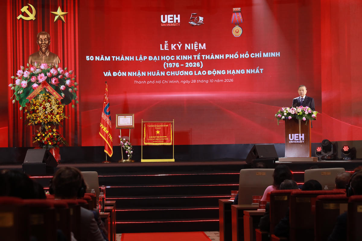 Tổng Bí thư, Chủ tịch nước Tô Lâm phát biểu tại lễ kỷ niệm 50 năm thành lập UEH. Ảnh: T.K