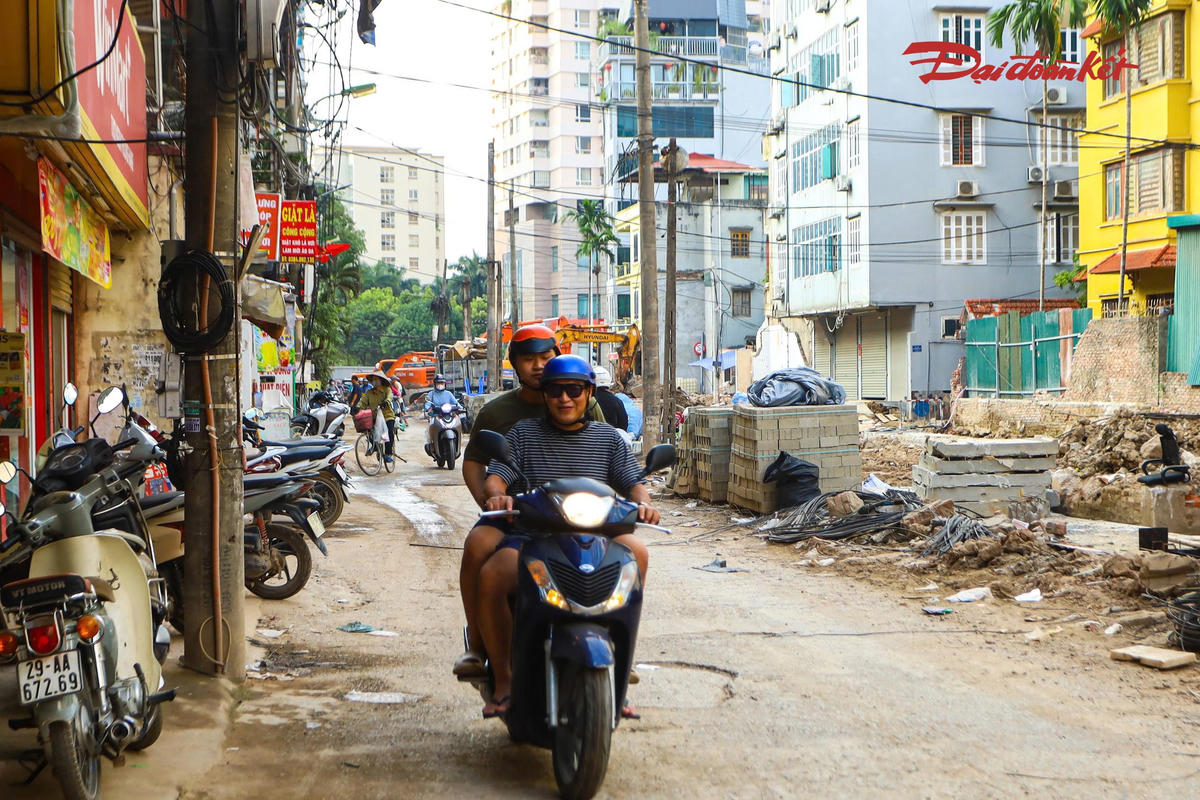 Với hướng kết nối này, tuyến đường được kỳ vọng tạo thêm lựa chọn di chuyển cho người dân, góp phần phân bổ lại lưu lượng phương tiện và giảm áp lực giao thông trên các tuyến đường lân cận. Việc rút ngắn quãng đường di chuyển cũng có thể giúp người dân tiết kiệm thời gian đi lại khi công trình hoàn thành và đưa vào sử dụng.