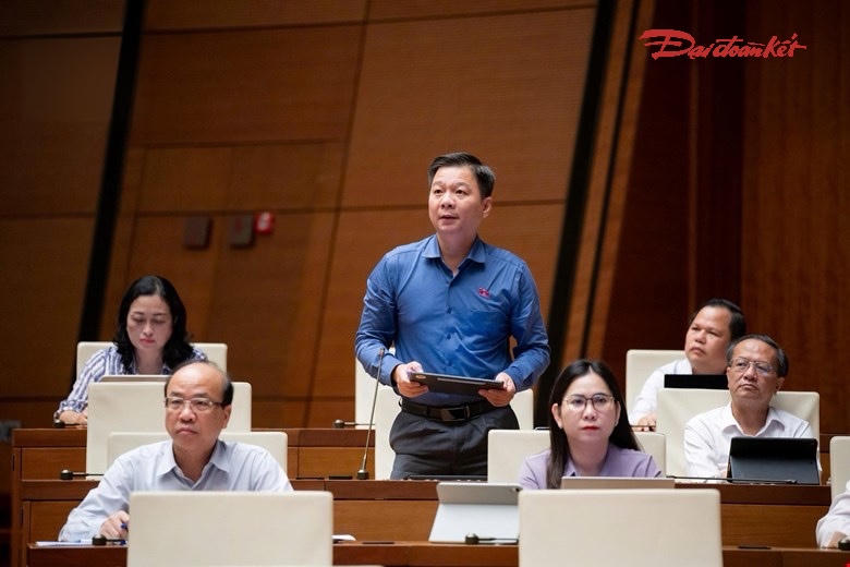 Ông Nguyễn Bình Tân phát biểu (Ảnh: Quang Vinh)
