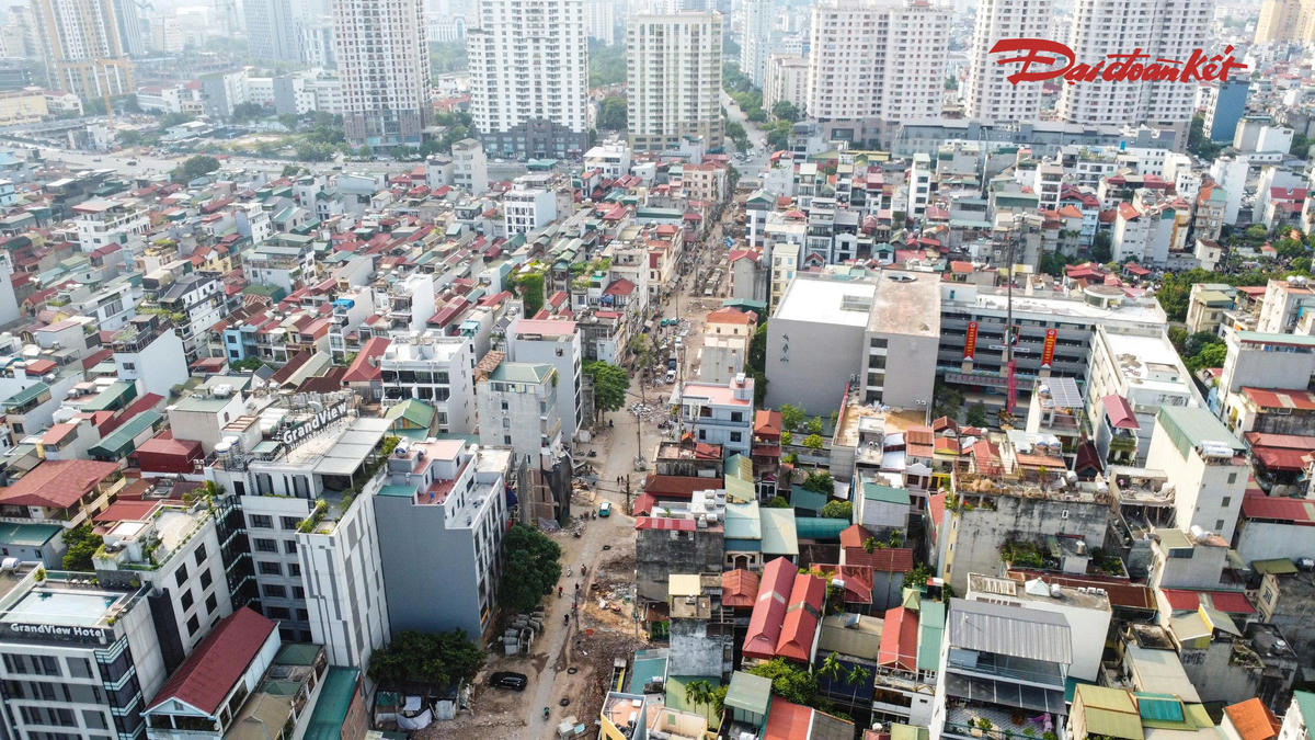 Hiện trạng thi công mở rộng ngõ 381 Nguyễn Khang, Hà Nội