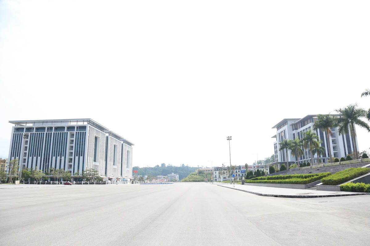 Cao Bằng sở hữu nhiều lợi thế về vị trí địa lý, kinh tế cửa khẩu và du lịch, mở ra cơ hội phát triển thương mại, dịch vụ và hợp tác xuyên biên giới.