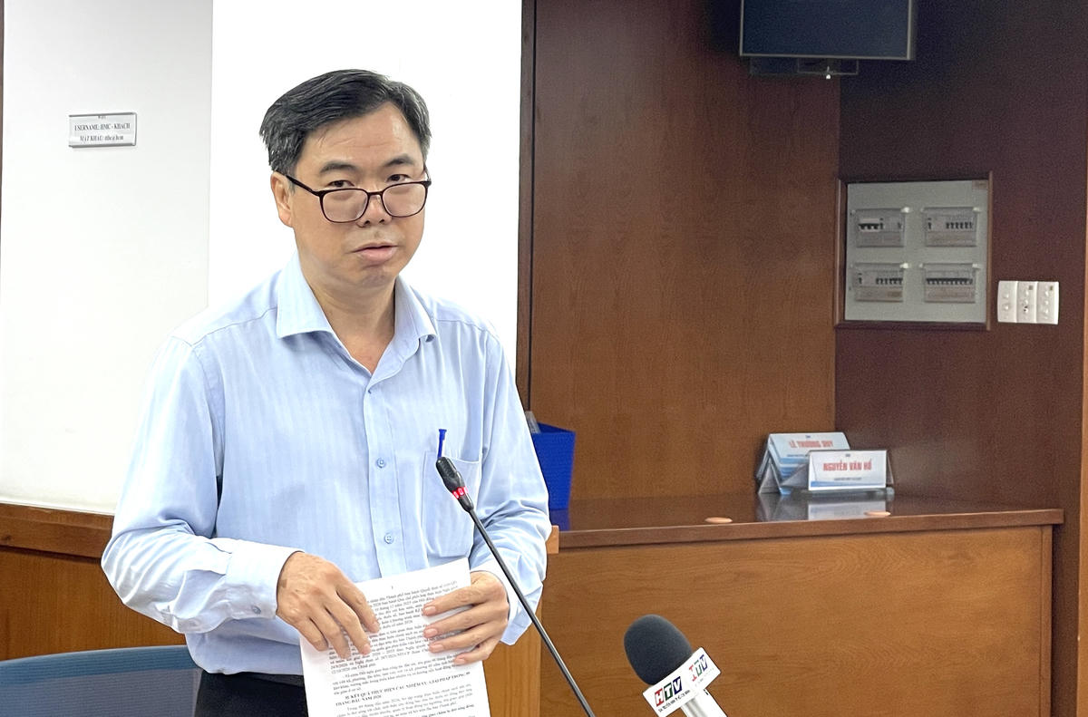 Ông Tăng Phước Lộc, Phó Giám đốc Sở Dân tộc và Tôn giáo TPHCM thông tin tại buổi họp. Ảnh: Đ.Xá.