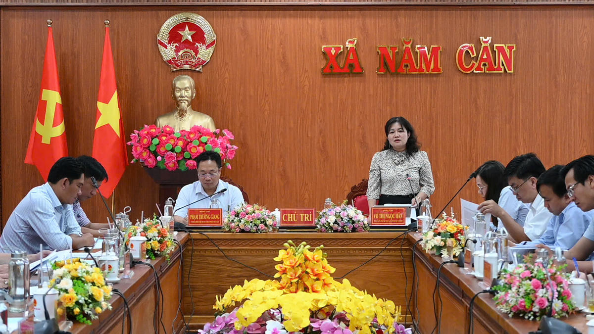 Ủy Ban MTTQ Việt Nam tỉnh Cà Mau giám sát chuyên đề về thực hiện mục tiêu tăng trưởng GRDP năm 2026 tại xã Năm Căn. Ảnh: Nguyên Du