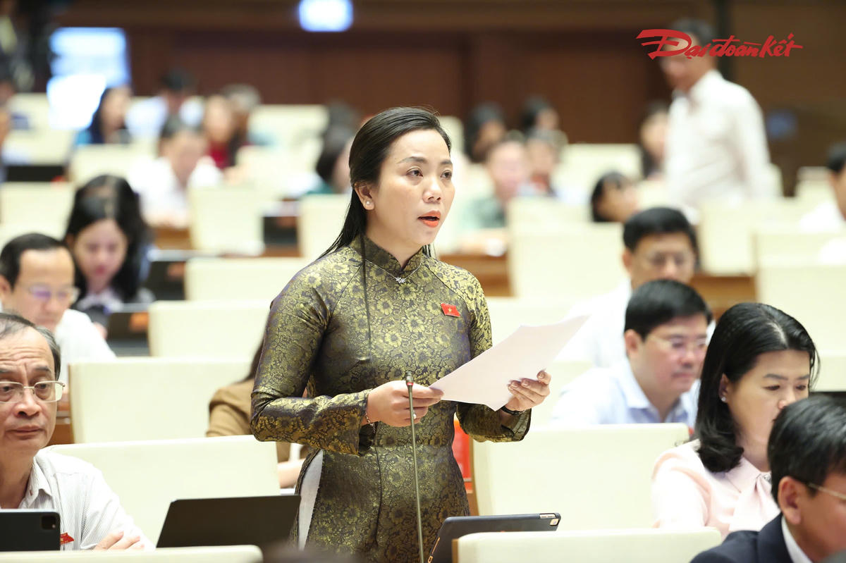 Đại biểu Quốc hội Triệu Thị Ngọc Diễm (Đoàn TP. Cần Thơ) phát biểu. Ảnh: Quang Vinh