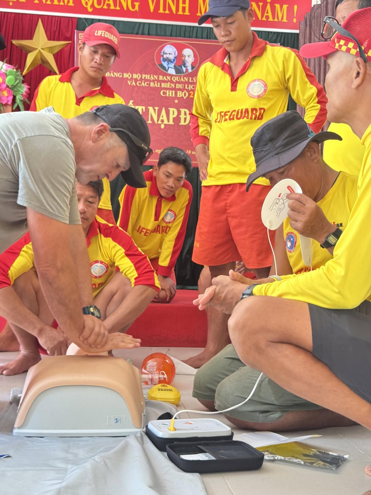 Hiệp hội cứu hộ Úc tập huấn cho đội cứu hộ biển các bãi biển du lịch Đà Nẵng