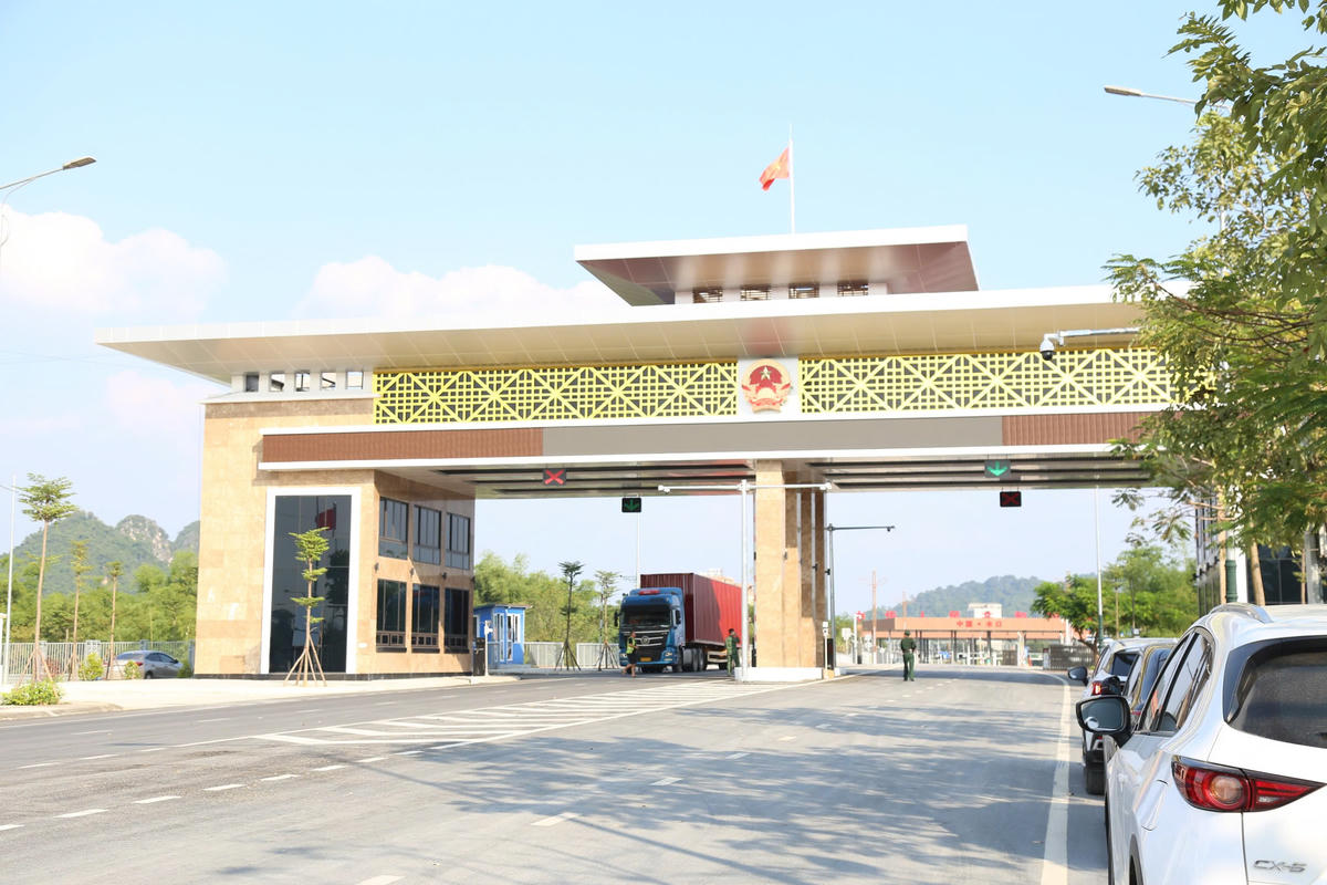Khu vực cửa khẩu quốc tế ở Cao Bằng được kỳ vọng trở thành điểm kết nối quan trọng trong phát triển thương mại, logistics và hợp tác kinh tế giữa Cao Bằng với Trung Quốc.