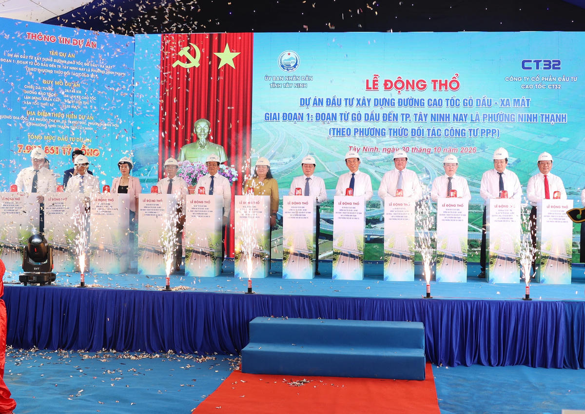 UBND tỉnh Tây Ninh tổ chức động thổ dự án cao tốc Gò Dầu-Xa Mát giai đoạn 1. Ảnh: A.H.