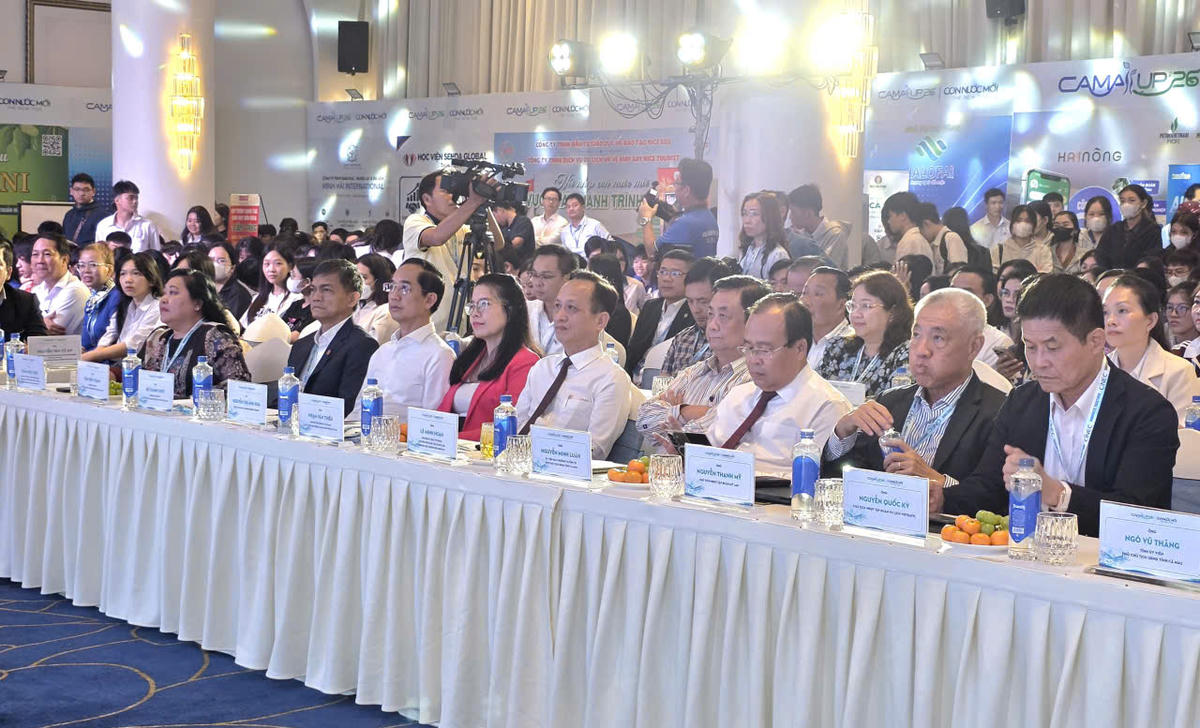 Đại biểu dự Lễ khai mạc. Ảnh: Nguyên Du