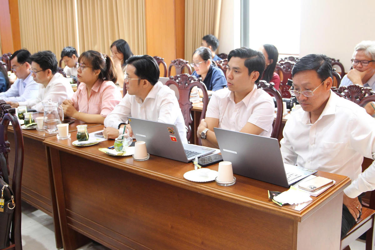 Các đại biểu dự hội nghị. Ảnh: QĐ.