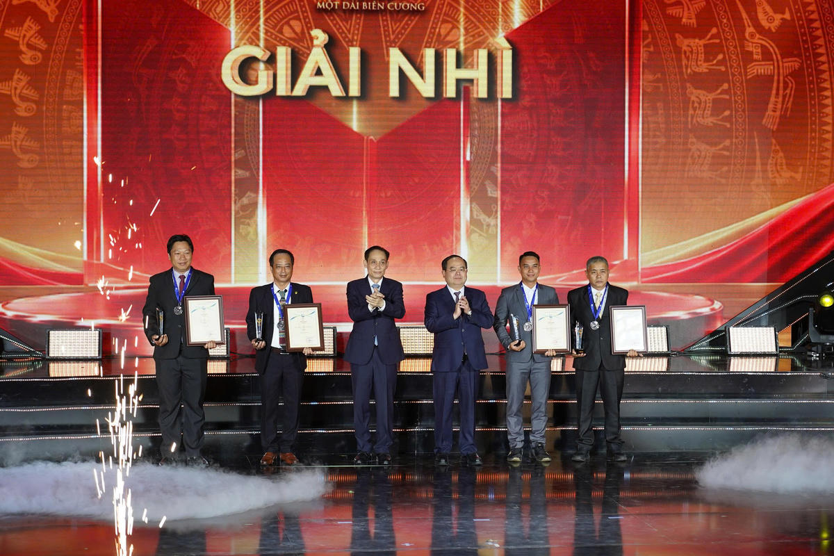 21 tác phẩm đạt giải Cuộc thi ảnh nghệ thuật cấp Quốc gia “Tự hào một dải biên cương” lần thứ IV 