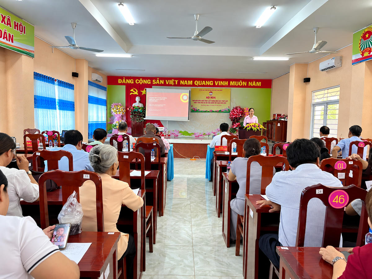 Quang cảnh hội nghị phổ biến kiến thức pháp luật. (Ảnh: Bảo Bình).