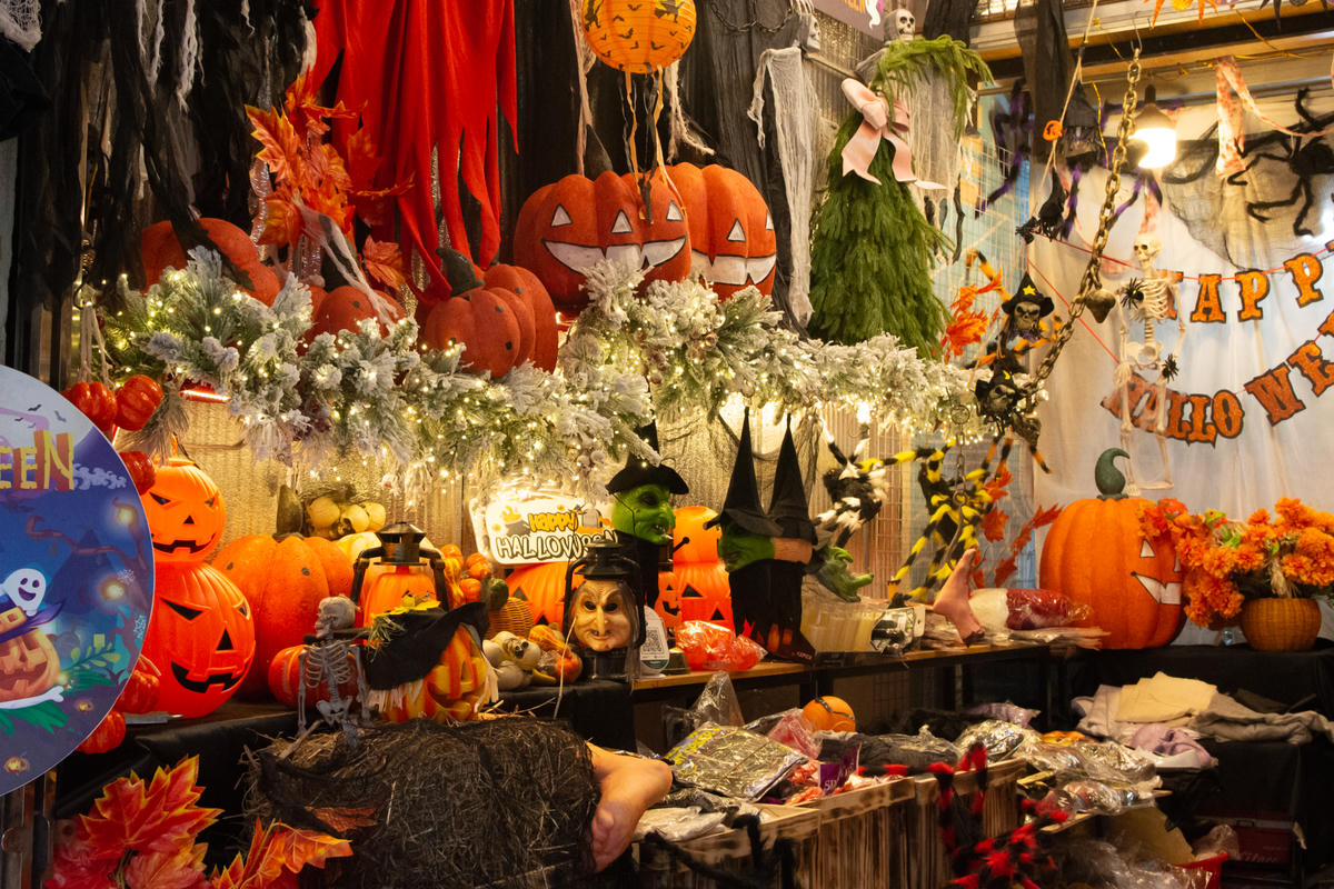 Giá các mặt hàng Halloween năm nay cơ bản ổn định, một số sản phẩm còn giảm nhẹ so với năm trước.