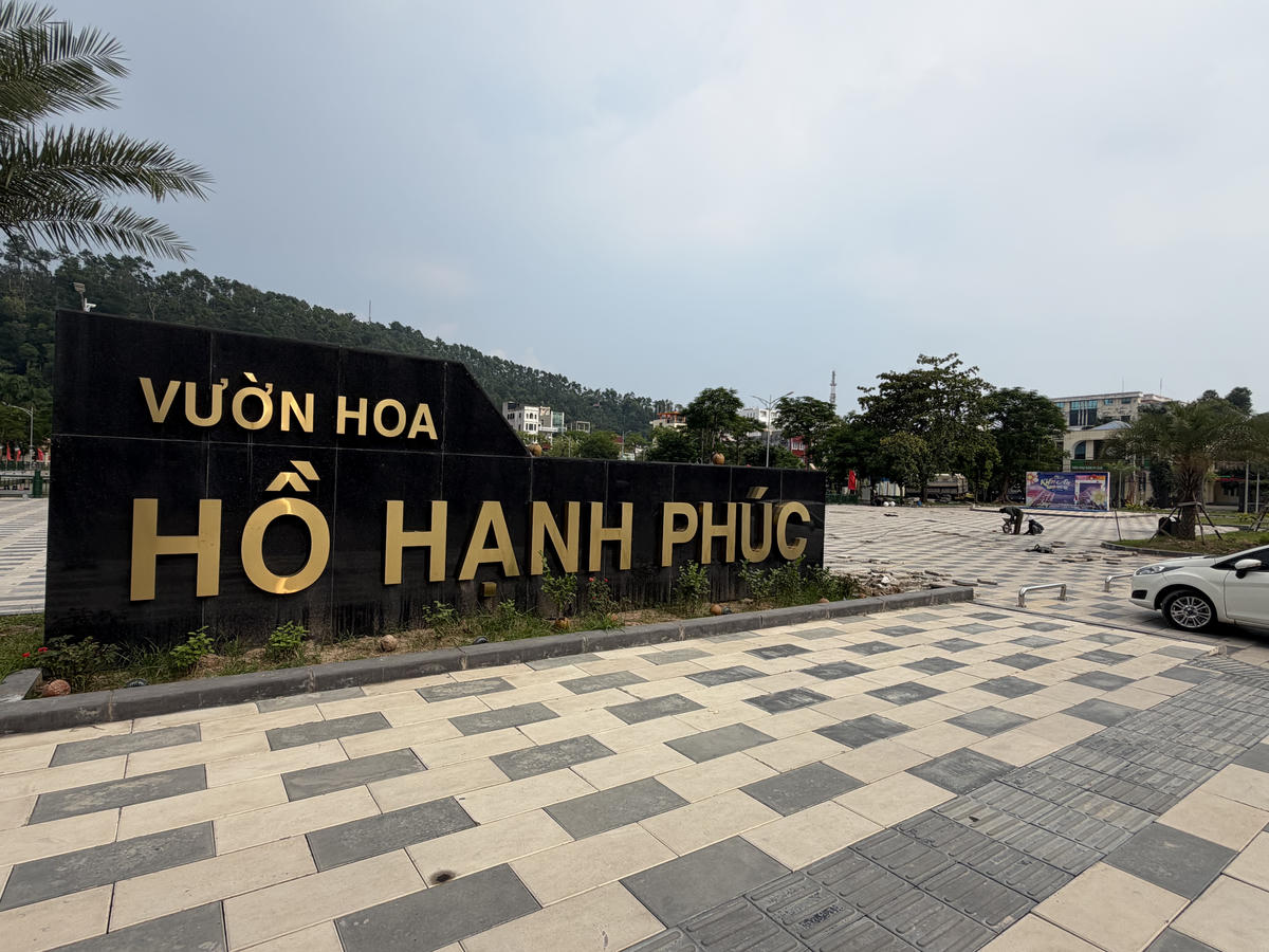 Vườn hoa Hồ Hạnh Phúc nằm trên địa bàn phường Kiến An, TP Hải Phòng đã khánh thành nhưng chưa được nghiệm thu . Ảnh: PT. 