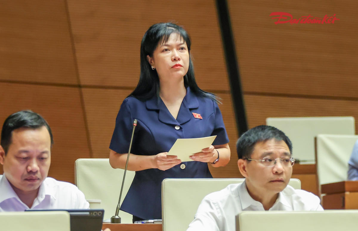 Bà Tạ Thị Yên phát biểu (Ảnh: Quang Vinh)