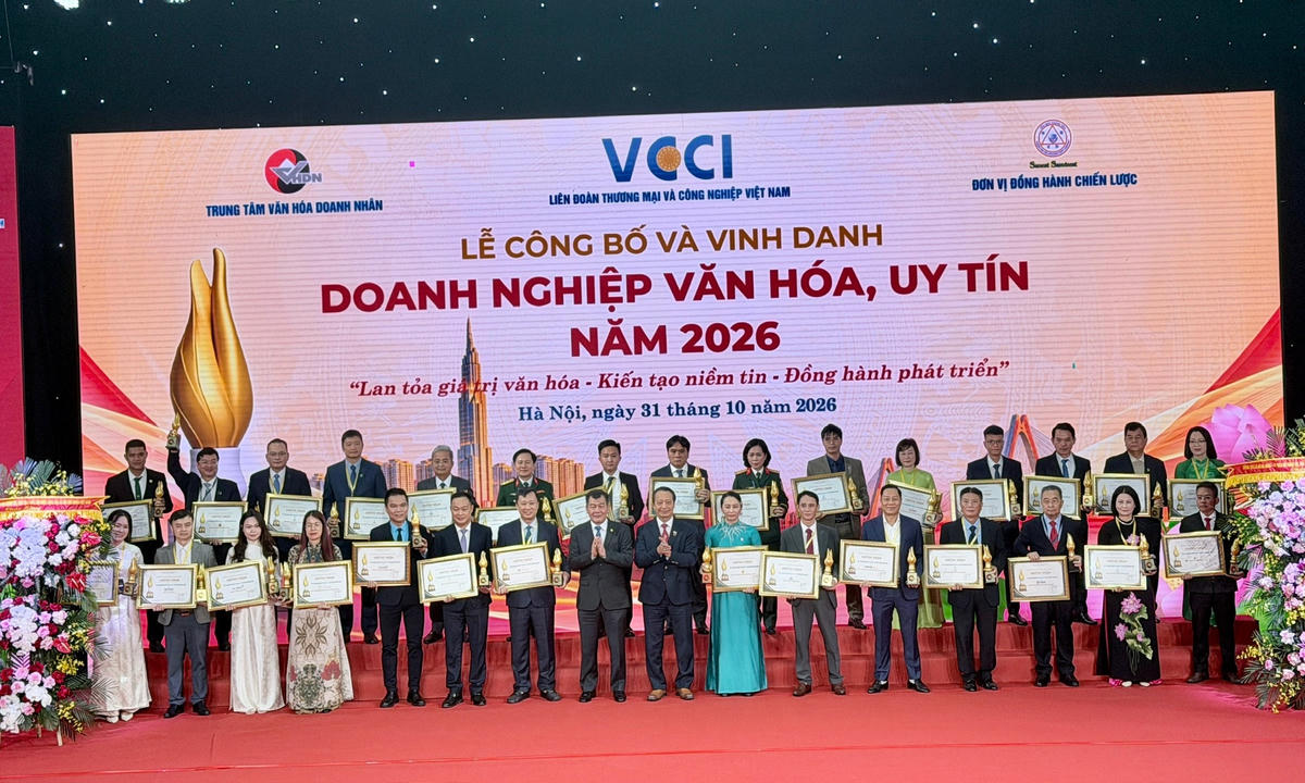 Top 30 doanh nghiệp được lựa chọn và công nhận danh hiệu Doanh nghiệp Văn hóa, Uy tín năm 2026. Ảnh: Viết Chung.