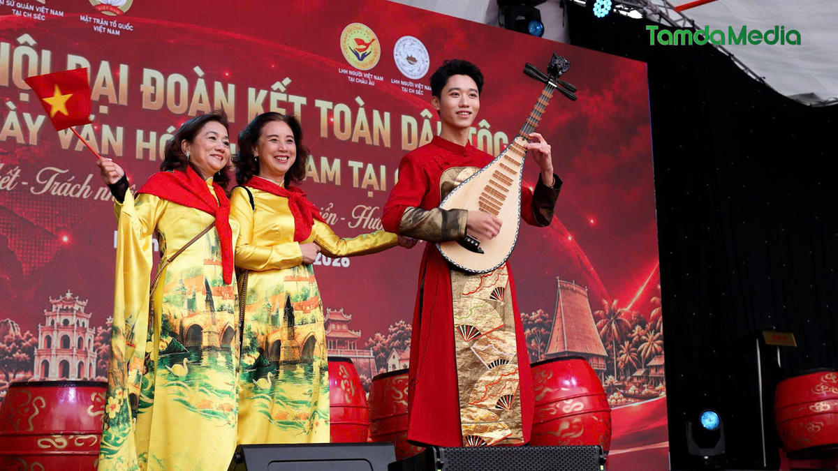 Một tiết mục biểu diễn tại Ngày hội đại đoàn kết. 