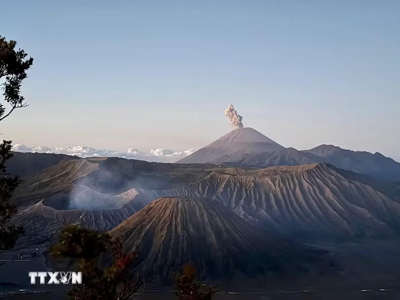 Núi lửa Semeru, ngọn núi cao nhất đảo Java. (Ảnh: Đỗ Quyên/ TTXVN)