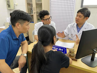 Cong vẹo cột sống tuổi học đường