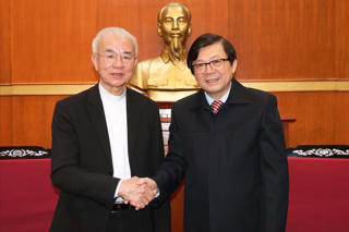 Chăm lo Tết ấm cho đồng bào Công giáo