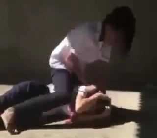 Cơ quan công an yêu cầu các học sinh xoá, gỡ bỏ các video quay cảnh nữ sinh đánh nhau
