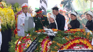 Nghi lễ an táng nguyên Chủ tịch nước Trần Đức Lương tại quê nhà Quảng Ngãi