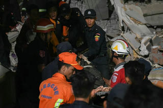 Le lói hy vọng sau 72 giờ động đất