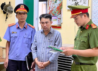 Thuê ‘thầy phong thuỷ’ về trừ tà, người phụ nữ bị lừa 2,4 tỷ đồng