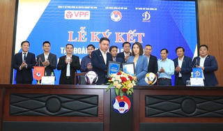 Bóng đá Việt Nam nhận tài trợ lớn