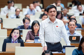 Đại biểu “truy” bộ trưởng về nợ tiền bảo vệ rừng