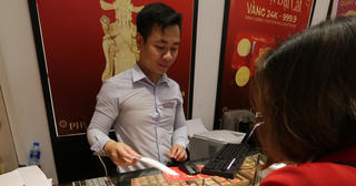 Lập đỉnh mới, vàng nhẫn được bán ra ở ngưỡng 81,6 triệu đồng mỗi lượng