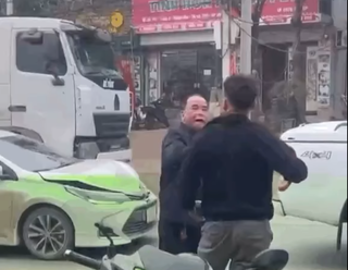 Hành vi côn đồ sau va chạm giao thông: Cần nghiêm trị