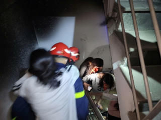 Hà Nội: Nhà trọ 6 tầng bốc cháy, kịp thời giải cứu được 7 người