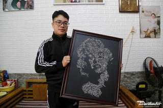 Chàng trai đất Mỏ ‘hô biến’ rác thủy tinh thành sản phẩm nghệ thuật