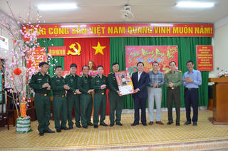 Bí thư Tỉnh ủy Đắk Lắk thăm, chúc Tết cán bộ, chiến sĩ biên phòng