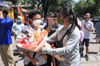 Kết thúc kỳ thi vào 10, thí sinh vui sướng, phụ huynh như trút gánh nặng lớn